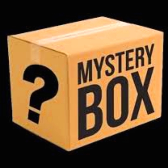 Newborn Baby Girl Clothes Myster Box - Picture 1 of 1